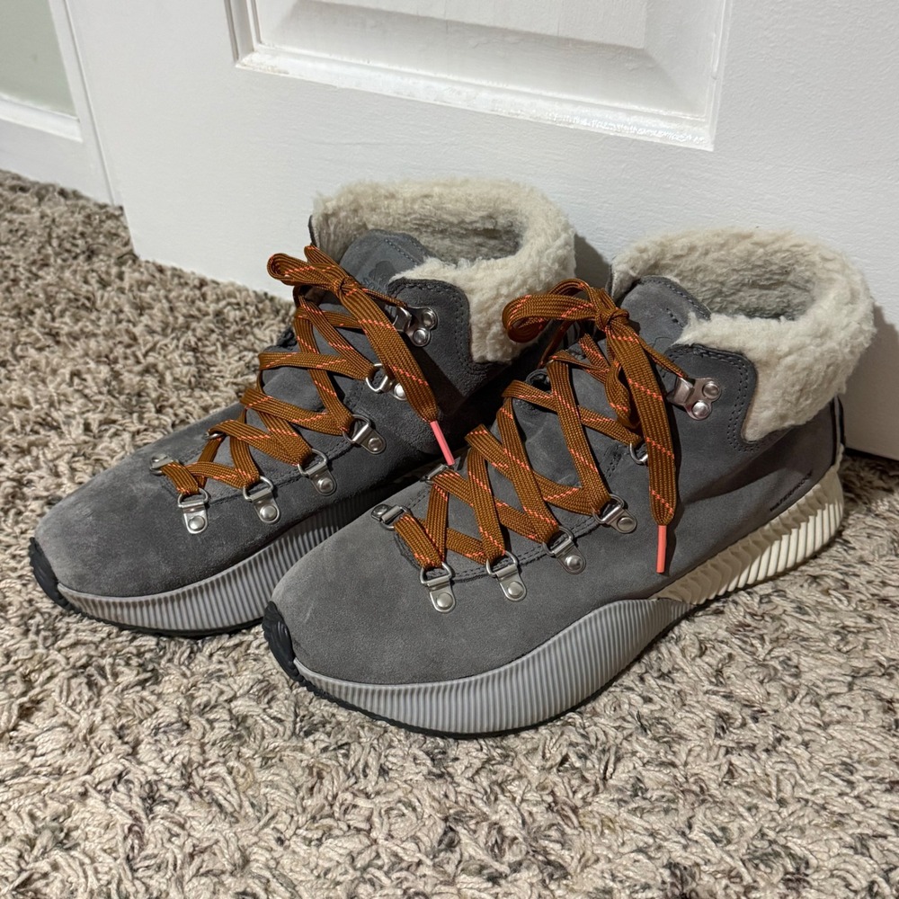 Sorel Out N About III Conquest Waterproof Boots Grey Suede NL4434-052 Womens 10